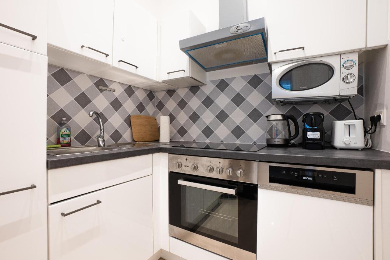 Apartment In The Central Area. 5 Minute'S Walk To The Danube. Виена Екстериор снимка