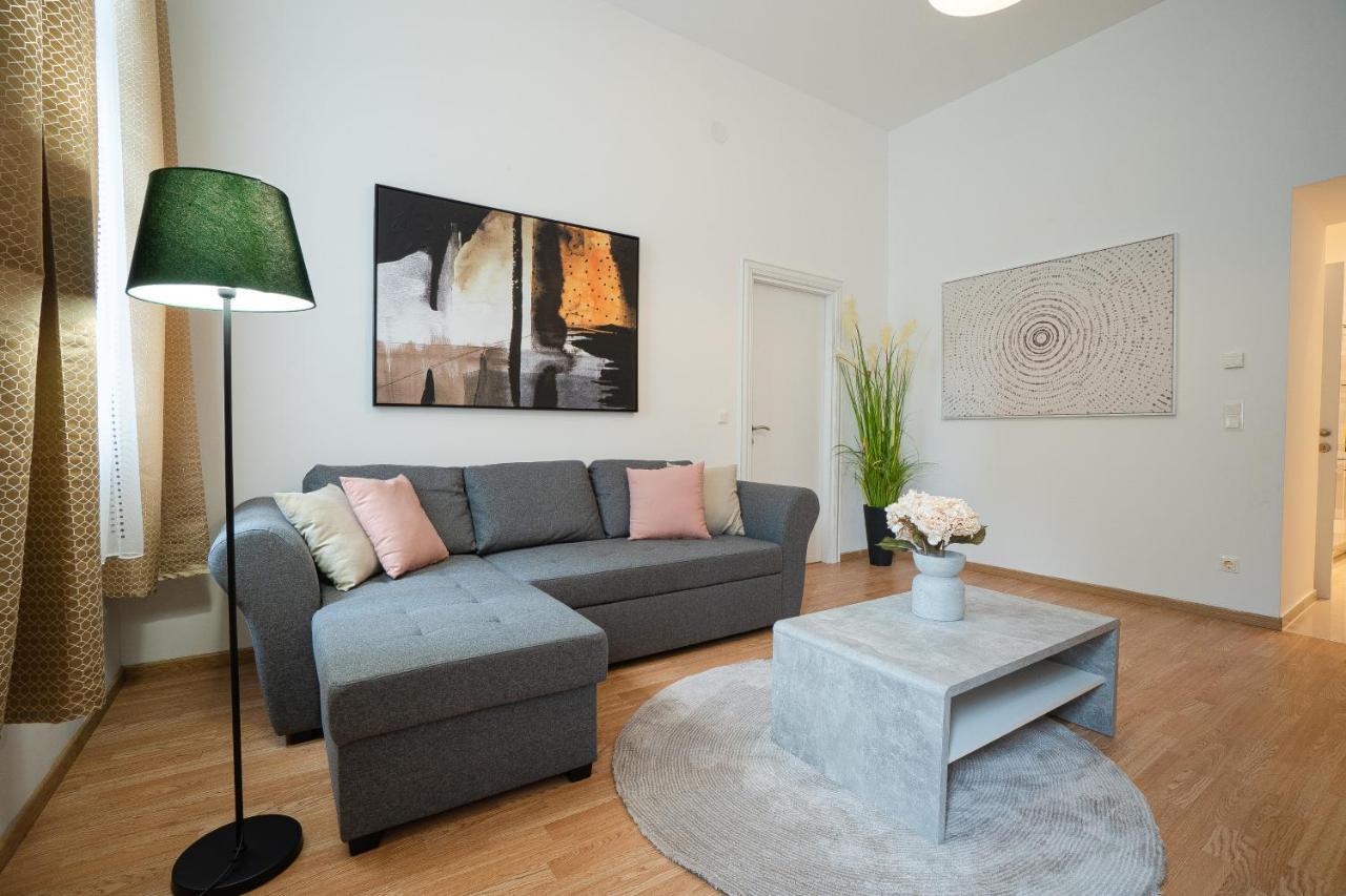 Apartment In The Central Area. 5 Minute'S Walk To The Danube. Виена Екстериор снимка