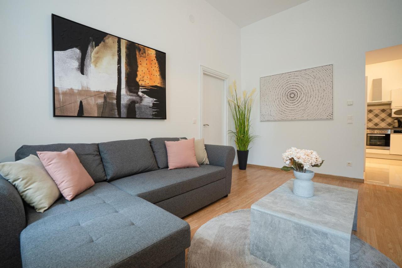 Apartment In The Central Area. 5 Minute'S Walk To The Danube. Виена Екстериор снимка