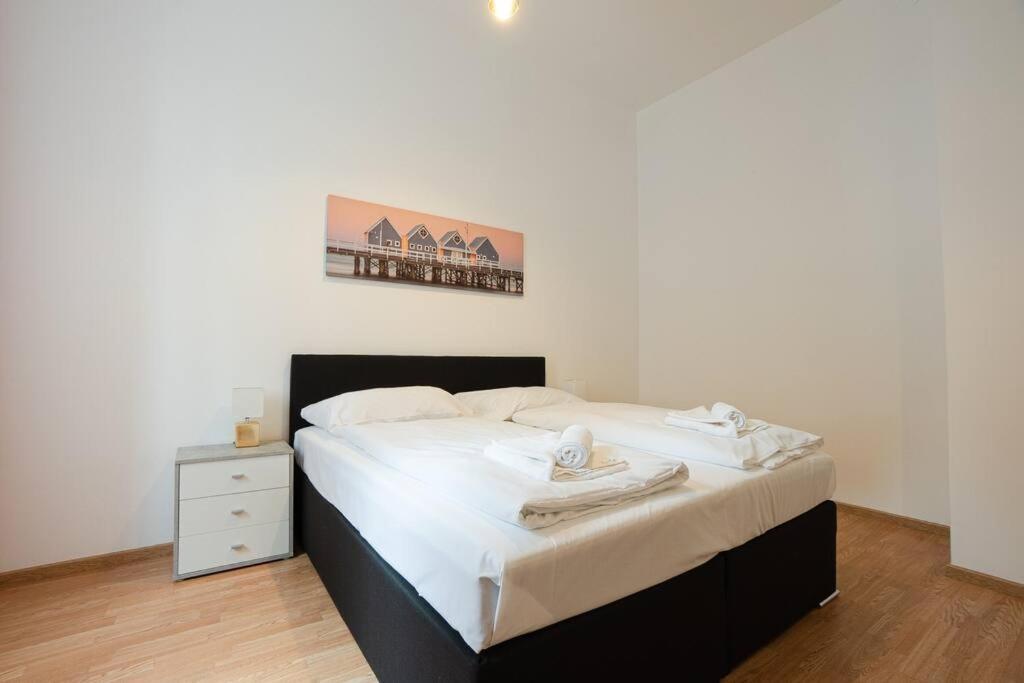 Apartment In The Central Area. 5 Minute'S Walk To The Danube. Виена Екстериор снимка