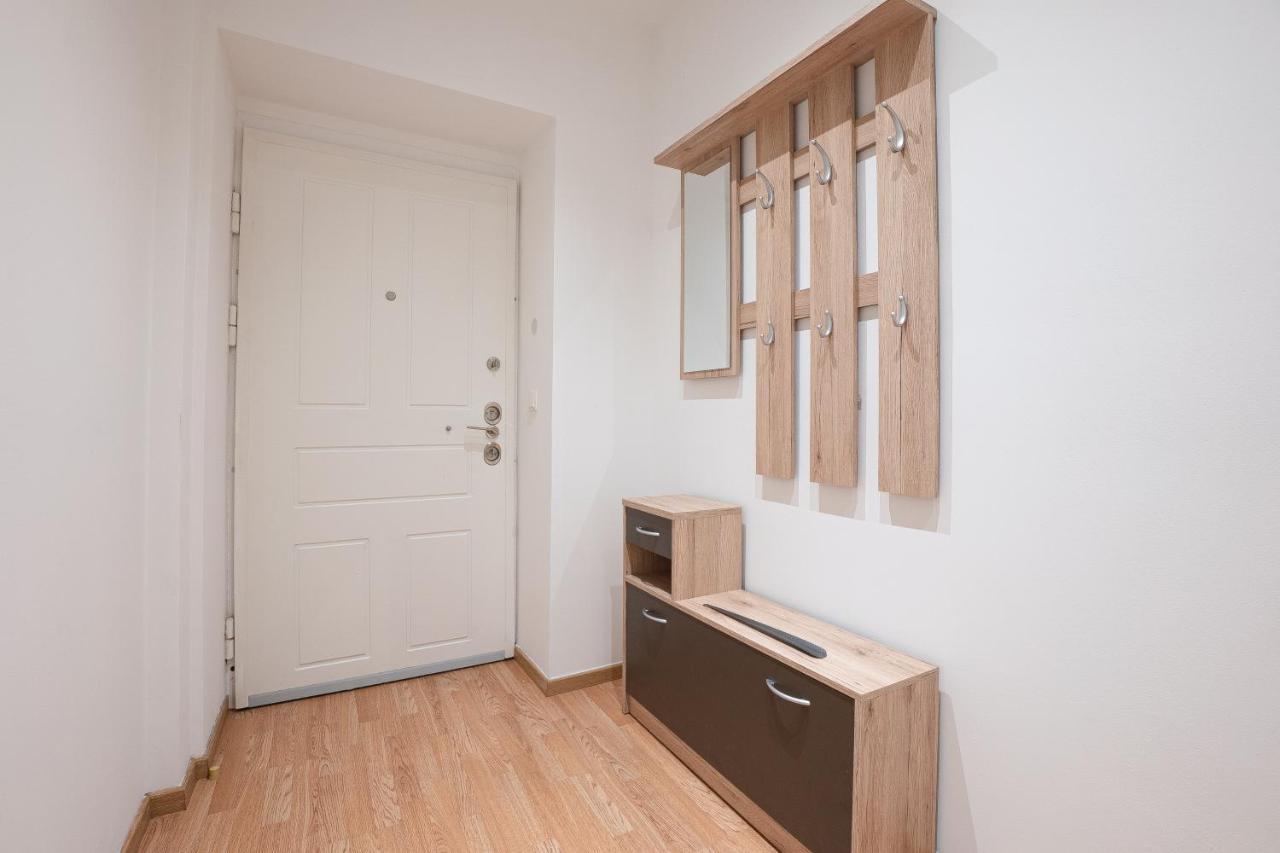 Apartment In The Central Area. 5 Minute'S Walk To The Danube. Виена Екстериор снимка
