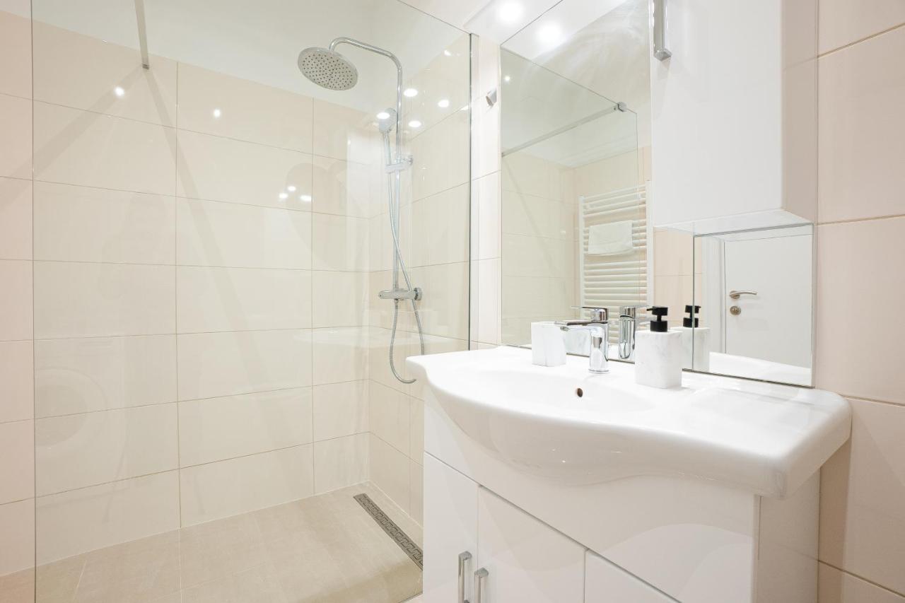 Apartment In The Central Area. 5 Minute'S Walk To The Danube. Виена Екстериор снимка